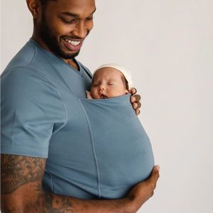 Lalabu “Dad Shirt” baby carrying tshirt.
